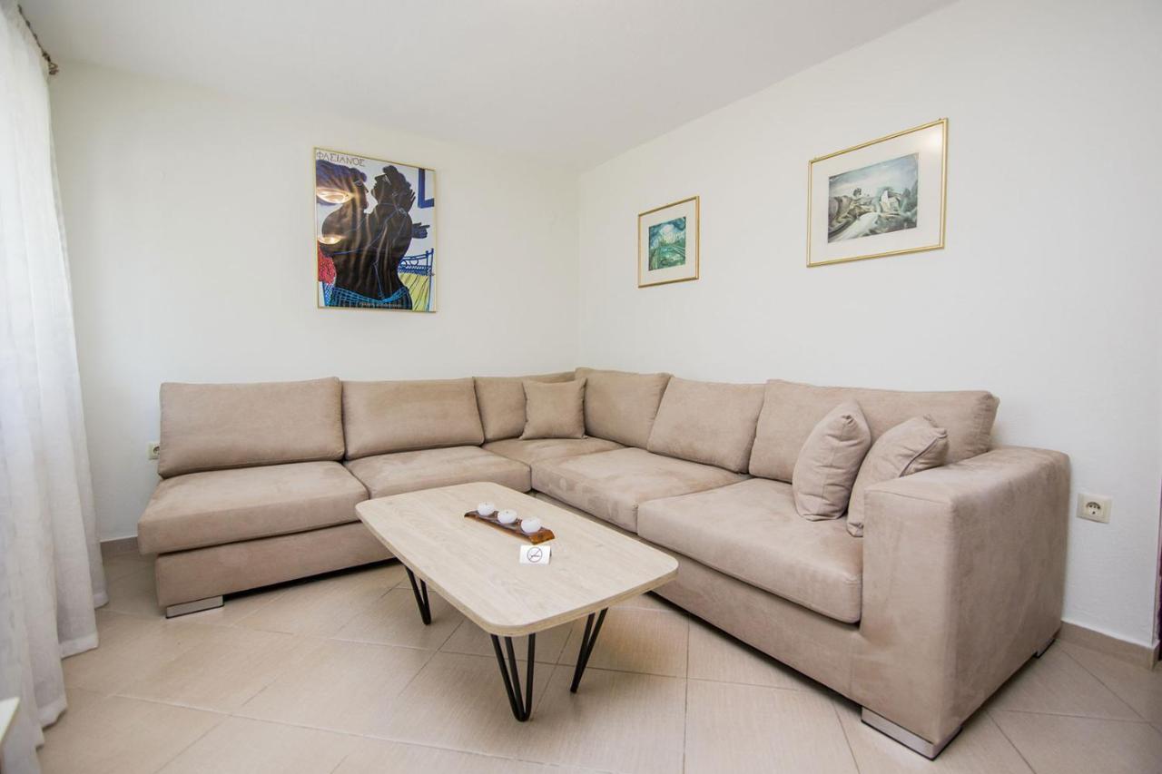 Kasta Bnb Ofrinion Bagian luar foto
